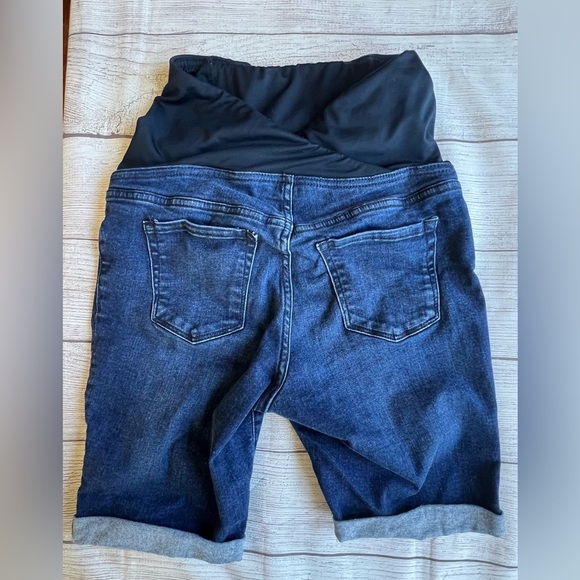 Isabel Maternity by Ingrid & Isabel Bermuda Denim Shorts Size 4 - Picture 3 of 5
